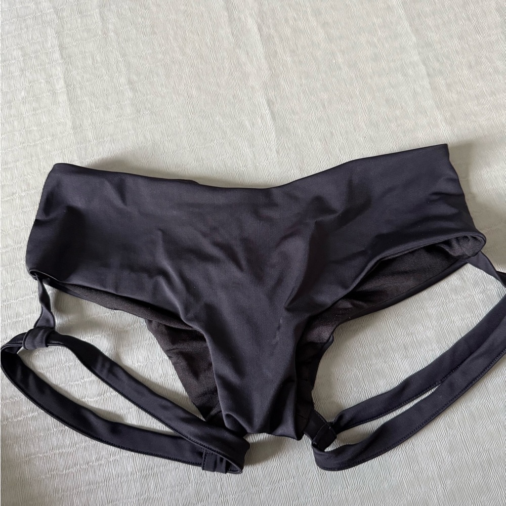 NWOT Luna Polewear low rise garter bottom